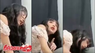 คลิปโป๊โอนลี่แฟน Yuumeilyn ยูมัย โดนกวางเหลียวหลังไป หลังแทบหัก Yuumeilyn